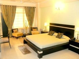 Corporate Suites Ґурґаон Екстер'єр фото